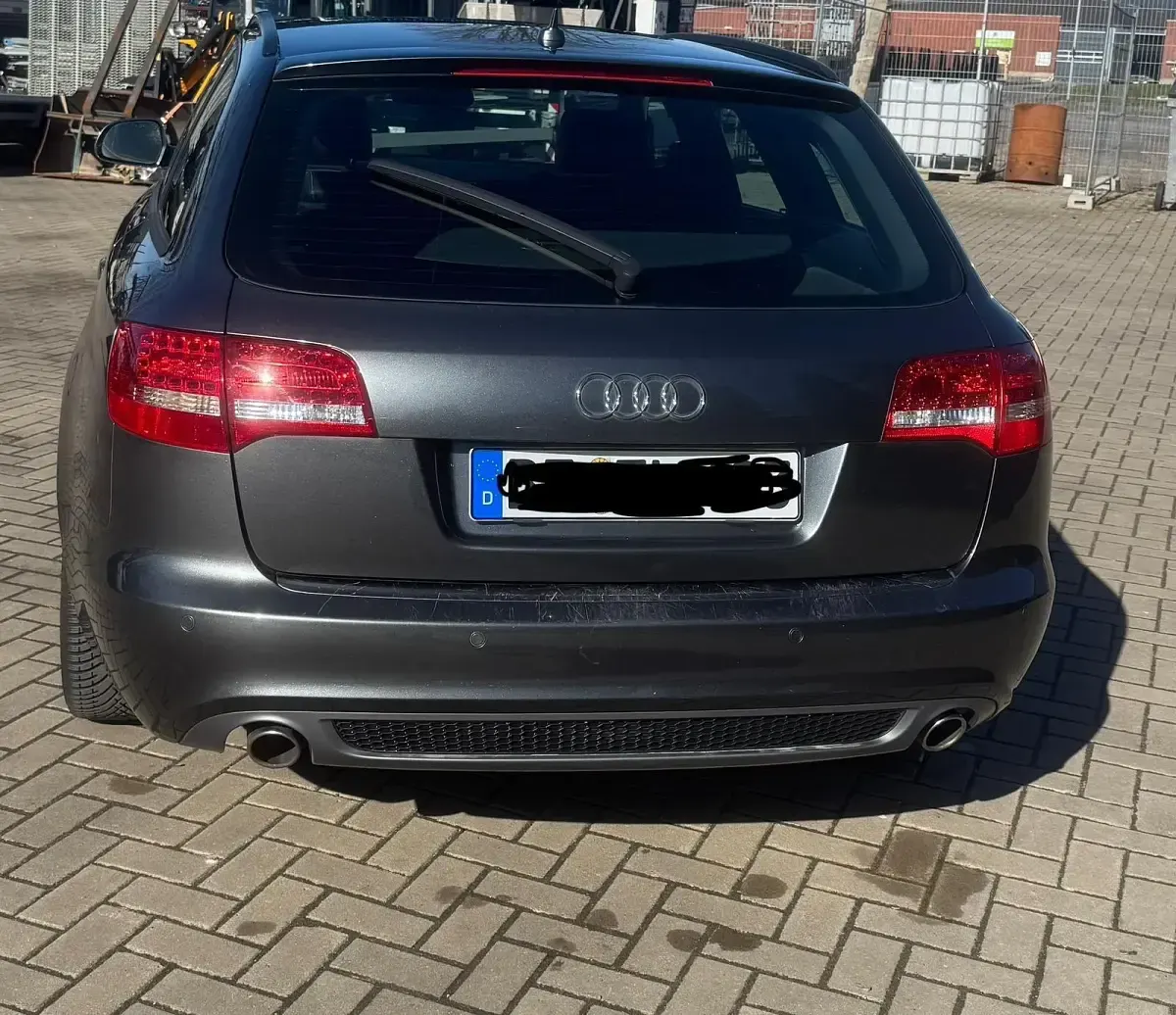 Gebraucht Audi A6 190 PS (139 kW) 2011 Grau Kombi