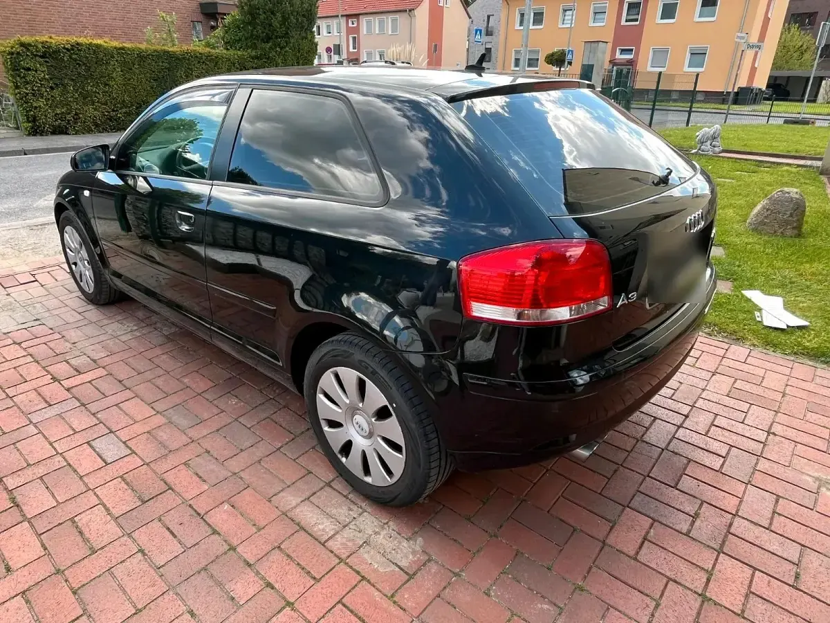Gebraucht Audi A3 105 PS (77 kW) 2003 Schwarz Kleinwagen