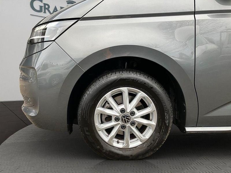 Gebraucht VW T7 Life 150 PS (110 kW) 2024 Grau Van