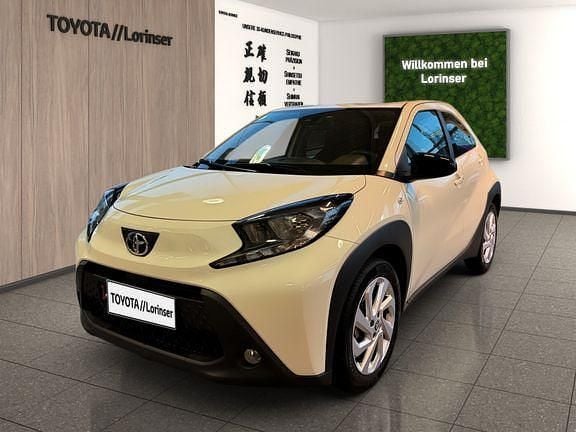 Schneeweiß Gebraucht 2022 Toyota Aygo X X-play SUV | 12.990 € (Guter Preis) - Bild 1/4