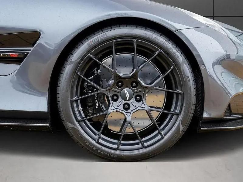 Neu Aston Martin Vanquish 835 PS (614 kW) 2025 Schwarz Cabrio