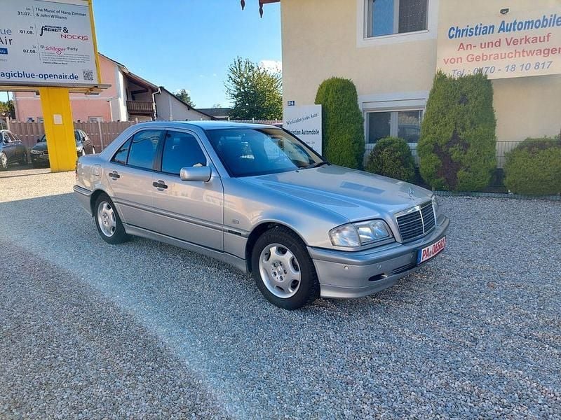 Silber Gebraucht 2000 Mercedes C220 Classic Limousine | 4.990 € (Etwas zu teuer) - Bild 1/4