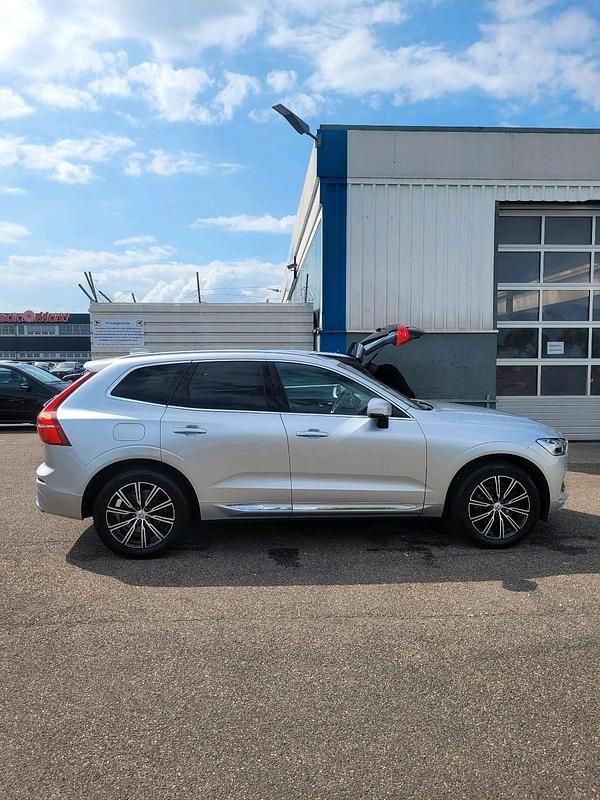 Silber Gebraucht 2018 Volvo XC60 Inscription SUV | 23.999 € (Teuer) - Bild 1/4