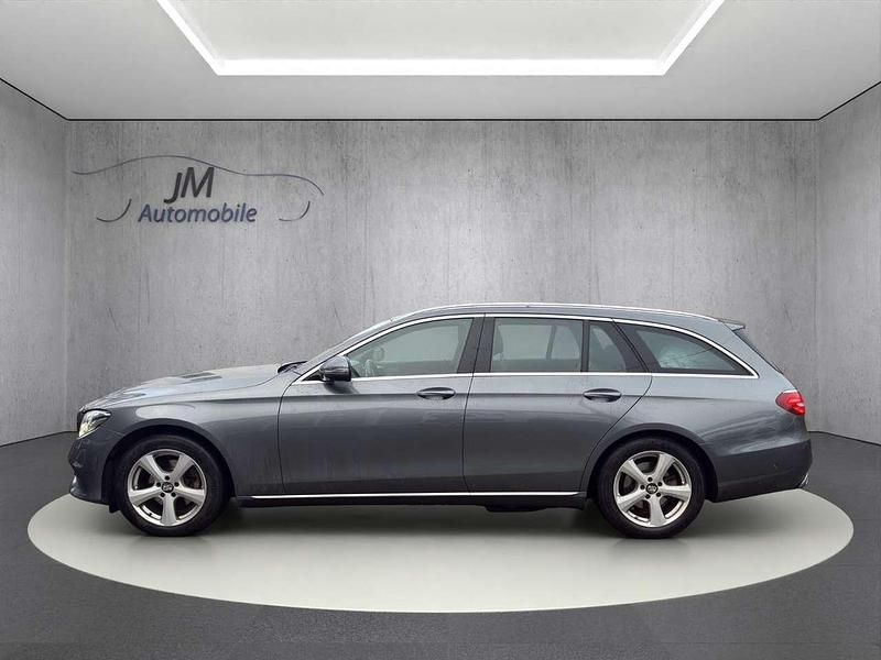 Gebraucht Mercedes E220 Avantgarde 194 PS (142 kW) 2017 Grau Kombi