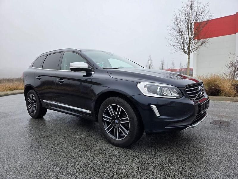 Gebraucht Volvo XC60 Summum 220 PS (161 kW) 2016 Magic blue / metallic SUV