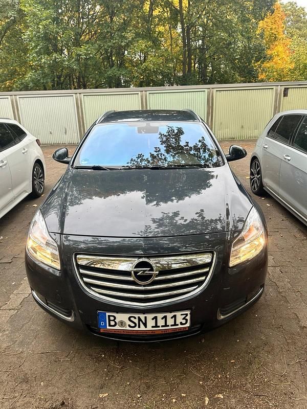 Blau Gebraucht 2010 Opel Insignia Kombi | 2.700 € (Superpreis) - Bild 1/4