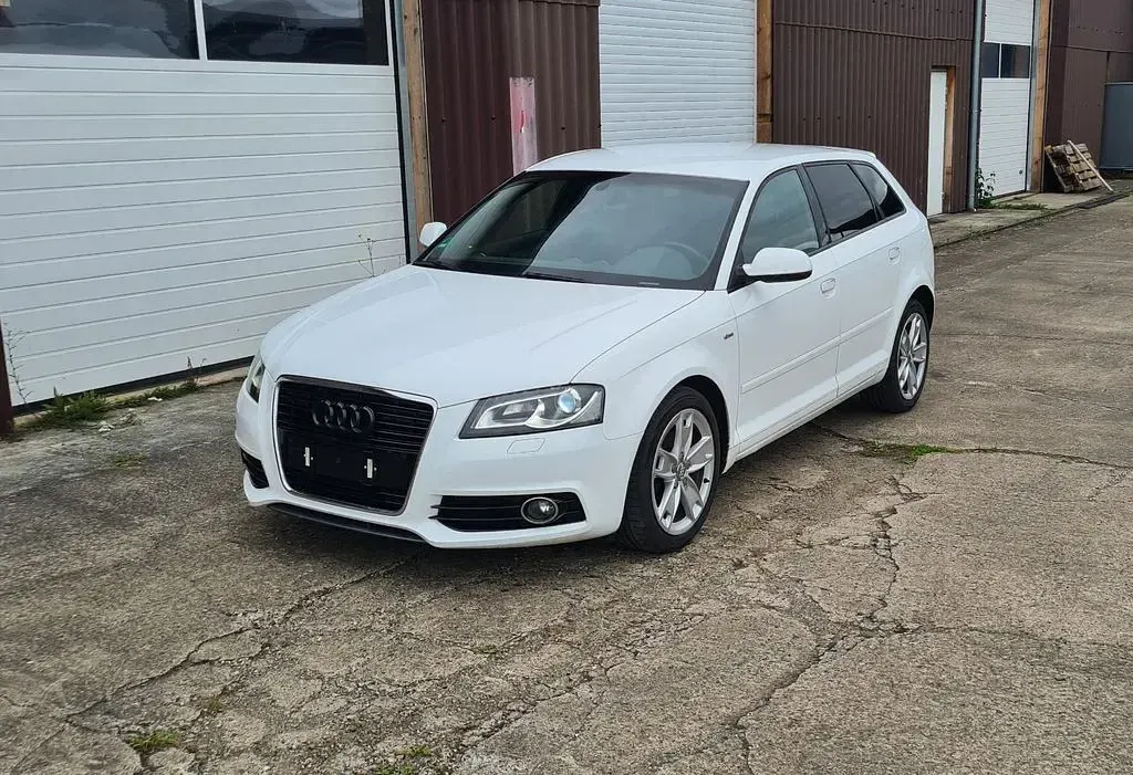 Gebraucht Audi A3 S-Line 125 PS (91 kW) 2011 Weiß Kleinwagen