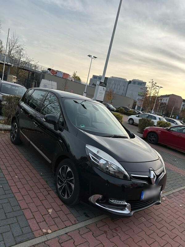 Schwarz Gebraucht 2014 Renault Scénic III Bose Edition Van / Kleinbus | 5.600 € - Bild 1/4