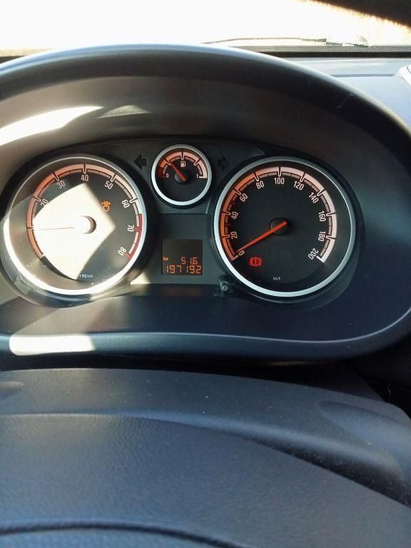 Gebraucht Opel Corsa 60 PS (44 kW) 2008 Silber Kleinwagen