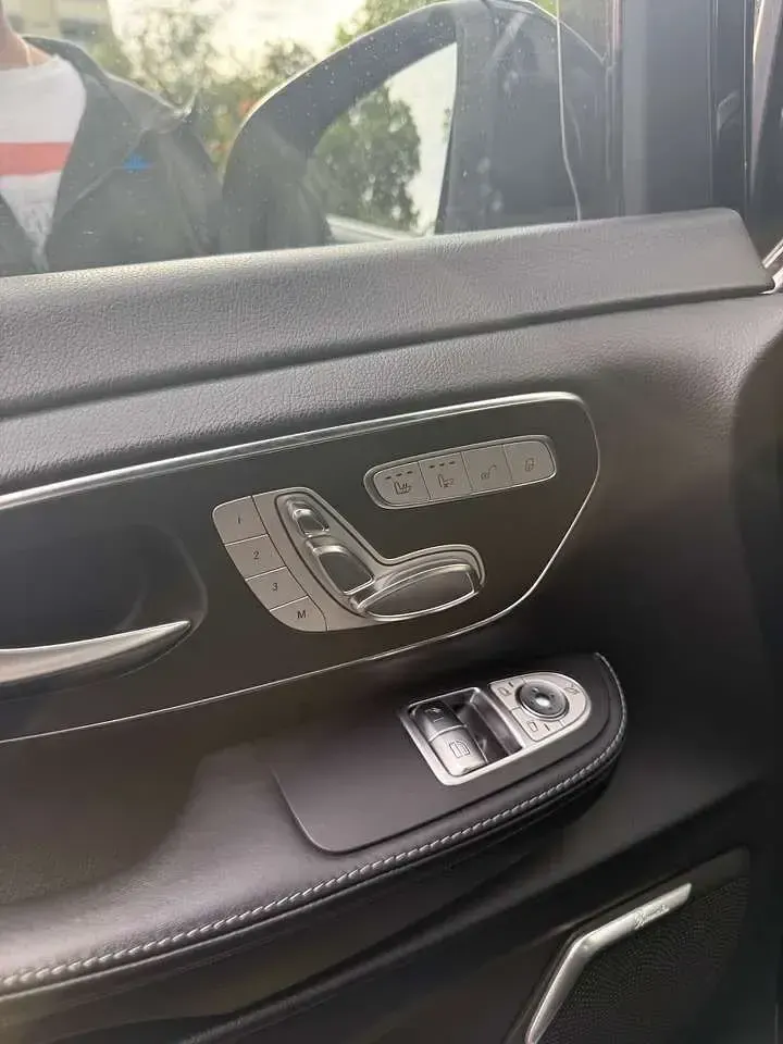 Gebraucht Mercedes V220 Exclusive 190 PS (139 kW) 2018 Schwarz Van / Kleinbus