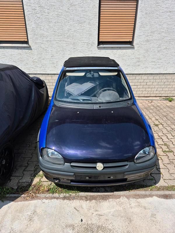 Blau Gebraucht 1995 Opel Corsa Cabrio | 300 € - Bild 1/2
