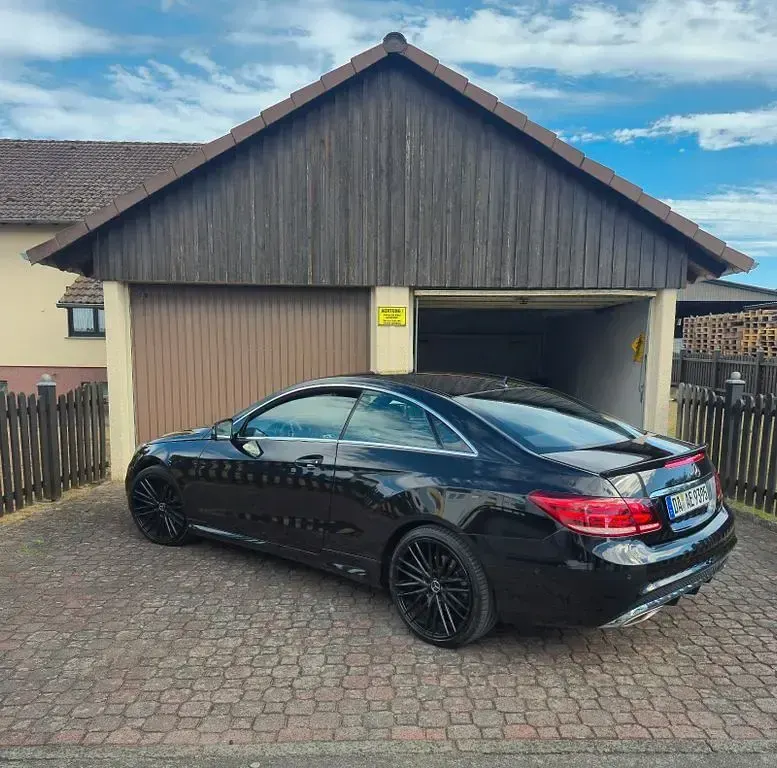 Gebraucht Mercedes E350 AMG line 252 PS (185 kW) 2013 Schwarz Coupé