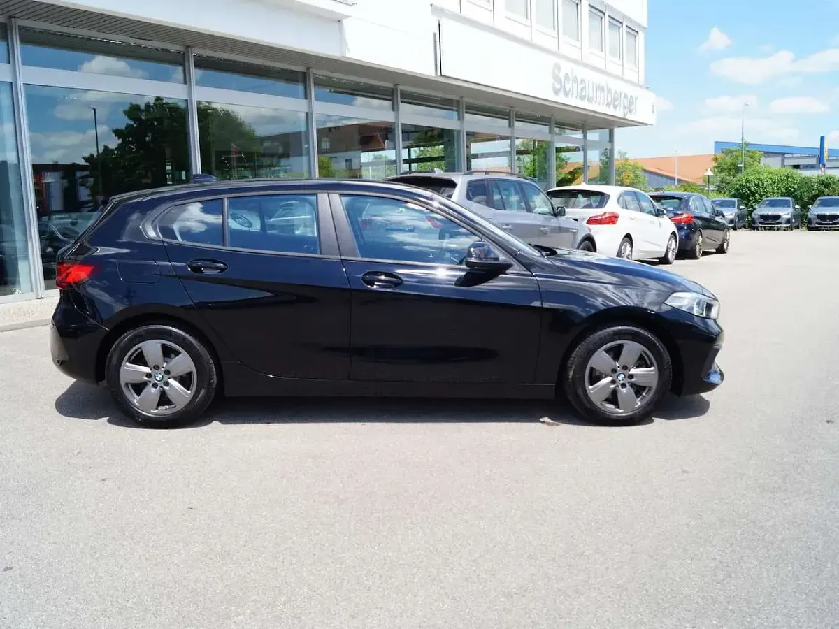 Gebraucht BMW 118 Advantage 136 PS (100 kW) 2021 Schwarz Limousine
