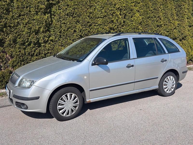 Gebraucht Skoda Fabia 63 PS (46 kW) 2006 Silber Limousine