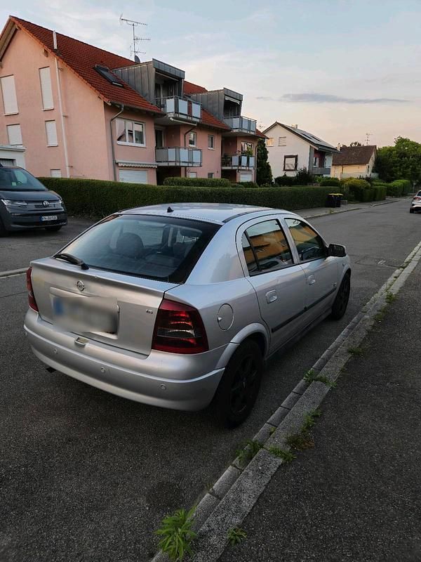 Gebraucht Opel Astra Njoy 101 PS (74 kW) 2003 Silber Limousine