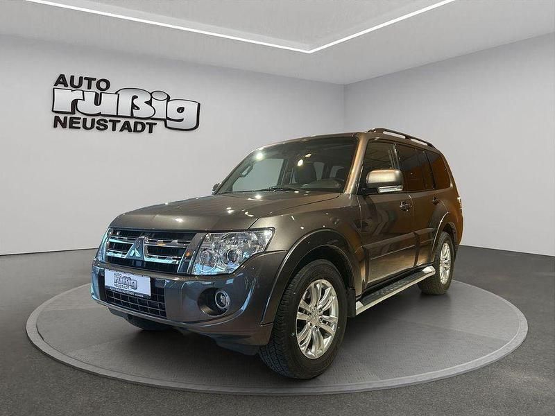 Braun Gebraucht 2013 Mitsubishi Pajero Instyle SUV | 22.980 € (Fairer Preis) - Bild 1/4