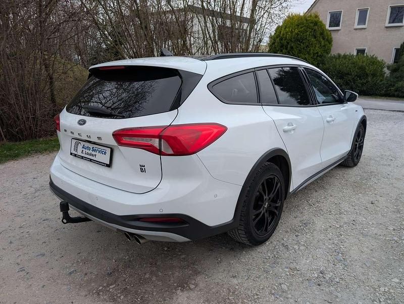 Gebraucht Ford Focus Active 125 PS (91 kW) 2019 Frostweiß Kombi