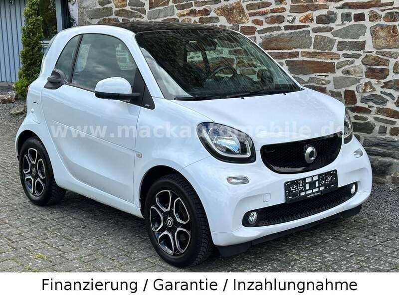 Weiß Gebraucht 2017 Smart ForTwo Coupé Prime Coupé | 12.490 € (Etwas zu teuer) - Bild 1/2