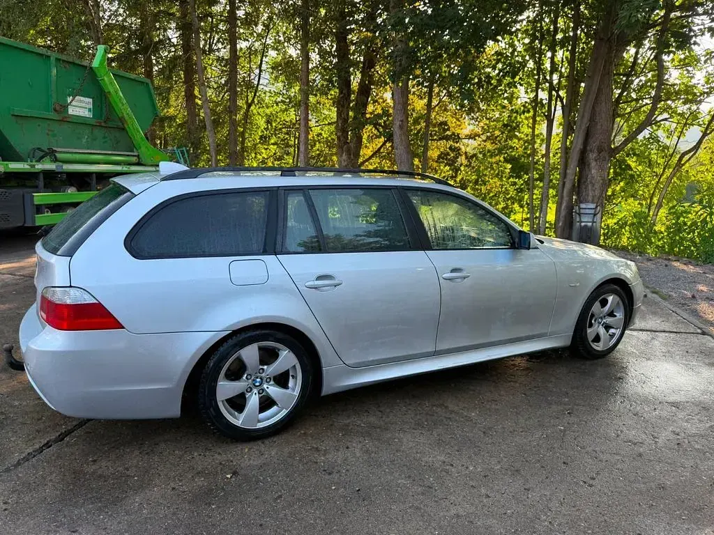Gebraucht BMW 530 Performance 231 PS (169 kW) 2006 Silber Kombi