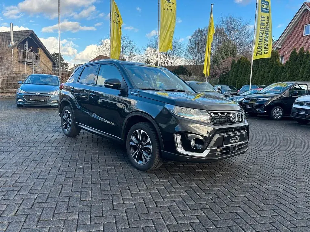Gebraucht Suzuki Vitara Comfort+ 129 PS (94 kW) 2024 Schwarz SUV
