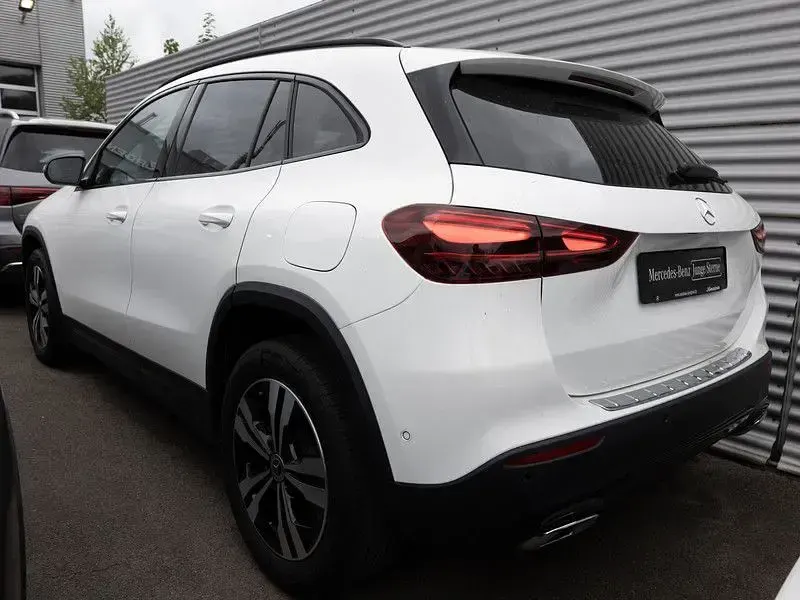 Gebraucht Mercedes GLA220 Progressive 190 PS (139 kW) 2025 Unilack polarweiß SUV