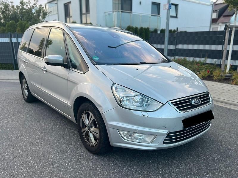 Silber Gebraucht 2014 Ford Galaxy Titanium Van / Kleinbus | 3.900 € - Bild 1/4