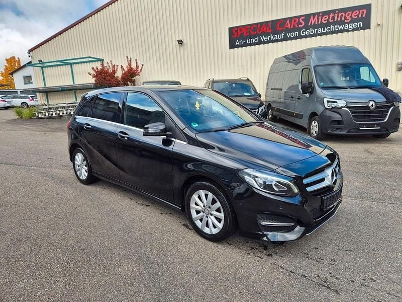 Schwarz Gebraucht 2015 Mercedes B220 Van / Kleinbus | 8.950 € (Guter Preis) - Bild 1/4
