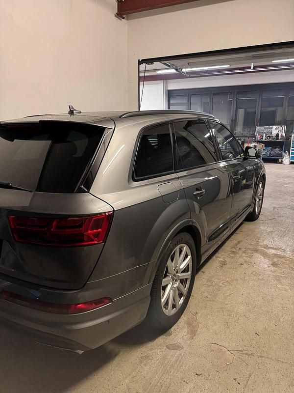 Gebraucht Audi SQ7 Sport 435 PS (319 kW) 2017 Grau SUV
