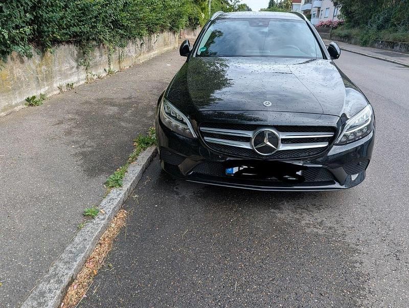 Schwarz Gebraucht 2019 Mercedes C220 Kombi | 21.800 € (Guter Preis) - Bild 1/4