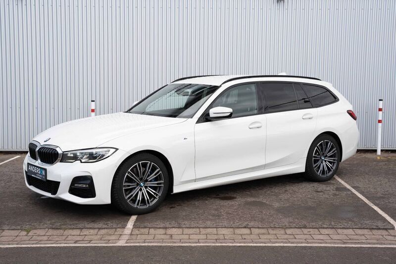 Weiß Gebraucht 2020 BMW 320 M Sport Limousine | 22.880 € (Guter Preis) - Bild 1/4