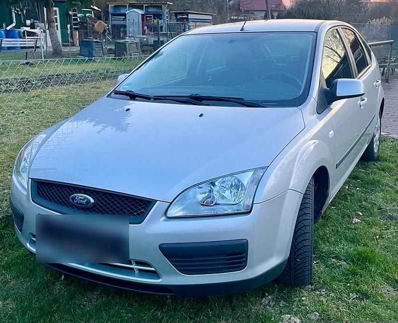 Gebraucht Ford Focus 101 PS (74 kW) 2007 Silber Kleinwagen