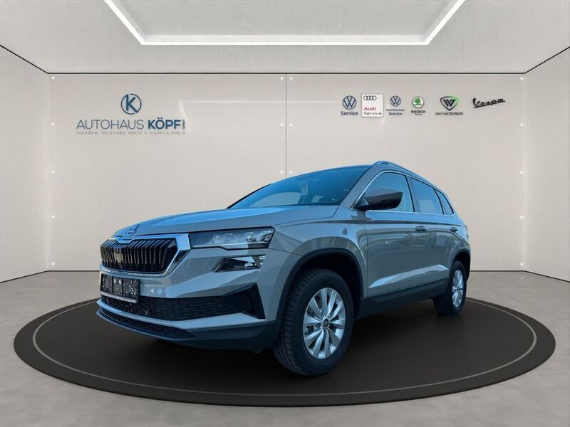 Schwarz Neu 2025 Skoda Karoq Selection SUV | 34.985 € (Etwas zu teuer) - Bild 1/4