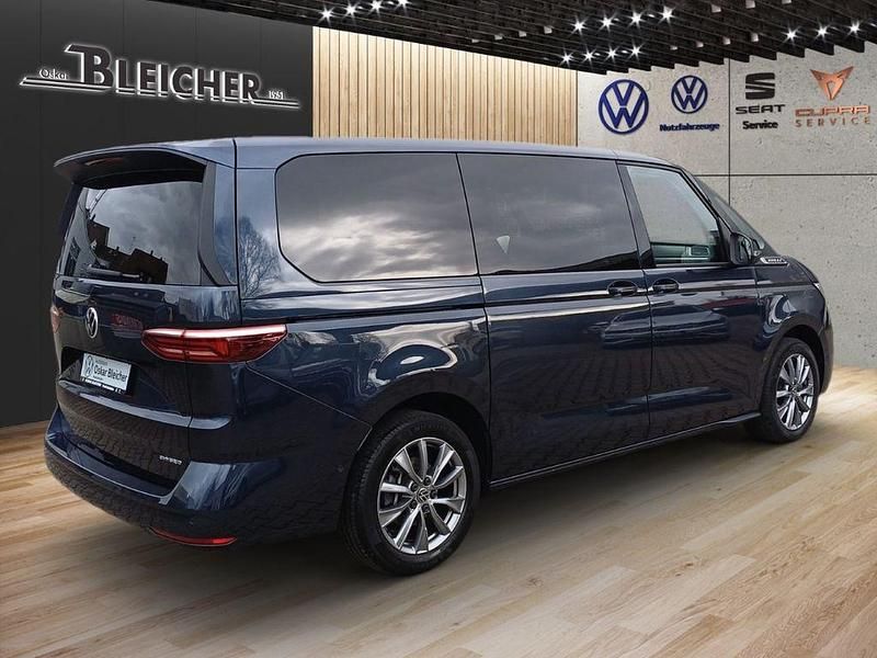 Gebraucht VW Multivan Life 150 PS (110 kW) 2023 Blau Van