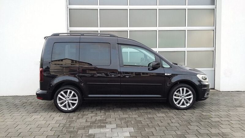 Schwarz Gebraucht 2018 VW Caddy Comfortline Van / Kleinbus | 21.890 € (Teuer) - Bild 1/4
