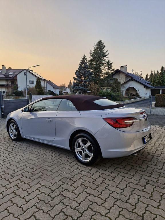 Gebraucht Opel Cascada Innovation 200 PS (147 kW) 2014 Weiß Cabrio