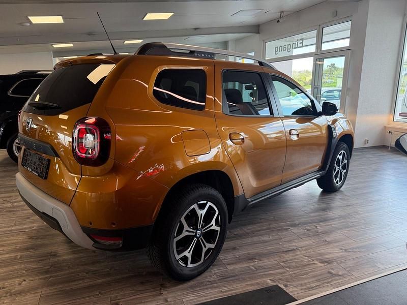 Gebraucht Dacia Duster Celebration 150 PS (110 kW) 2021 Orange SUV