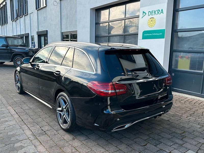 Gebraucht Mercedes C220 AMG 194 PS (142 kW) 2019 Schwarz Kombi