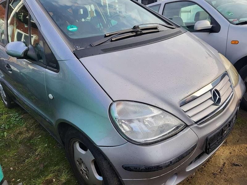 Silber Gebraucht 2001 Mercedes 170 Limousine | 1.500 € (Guter Preis) - Bild 1/4