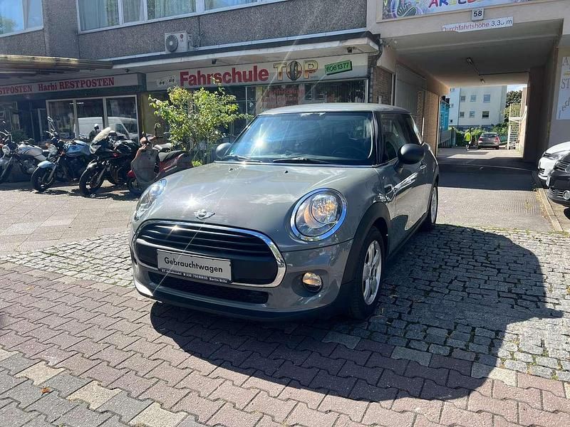 Gebraucht Mini ONE 102 PS (75 kW) 2017 Moonwalk grey (metallic) Kleinwagen