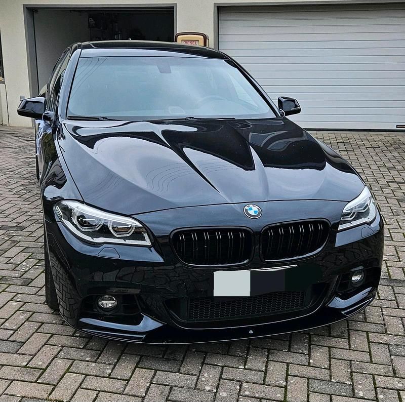 Blau Gebraucht 2014 BMW 550 Performance Limousine | 43.000 € - Bild 1/4