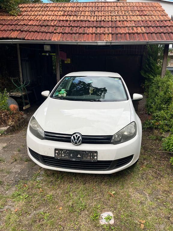 Weiß Gebraucht 2009 VW Golf VI Trendline Limousine | 1.600 € (Guter Preis) - Bild 1/4
