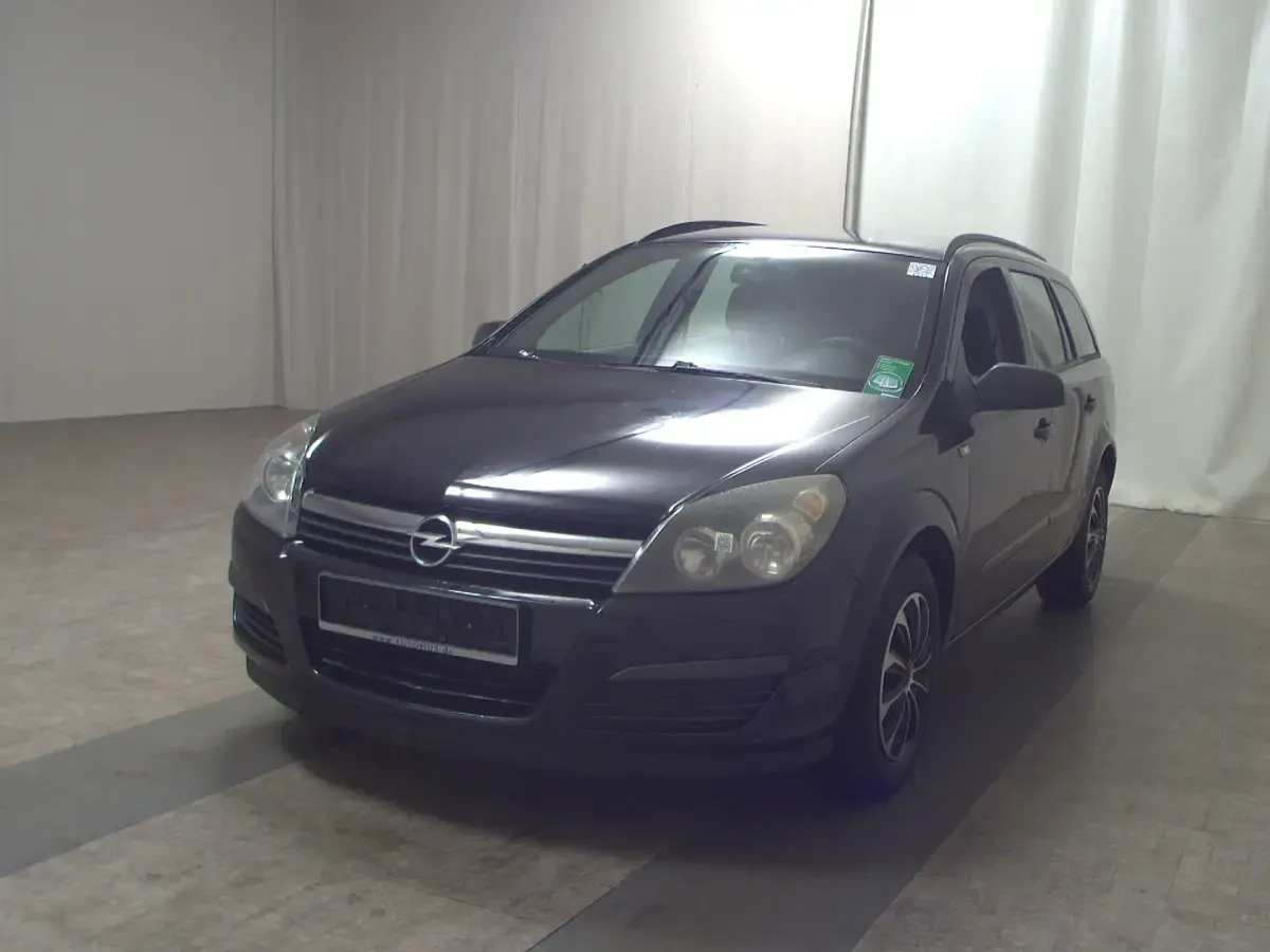 Używany Opel Astra Edition 105 KM (77 kW) 2005 Czarny Kombi