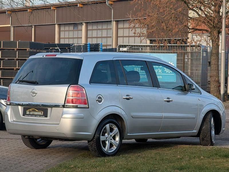 Gebraucht Opel Zafira Edition 140 PS (102 kW) 2007 Silber Van / Kleinbus