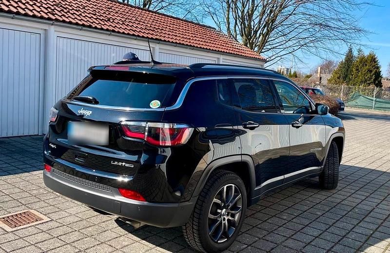 Gebraucht Jeep Compass Limited 170 PS (125 kW) 2019 Schwarz SUV