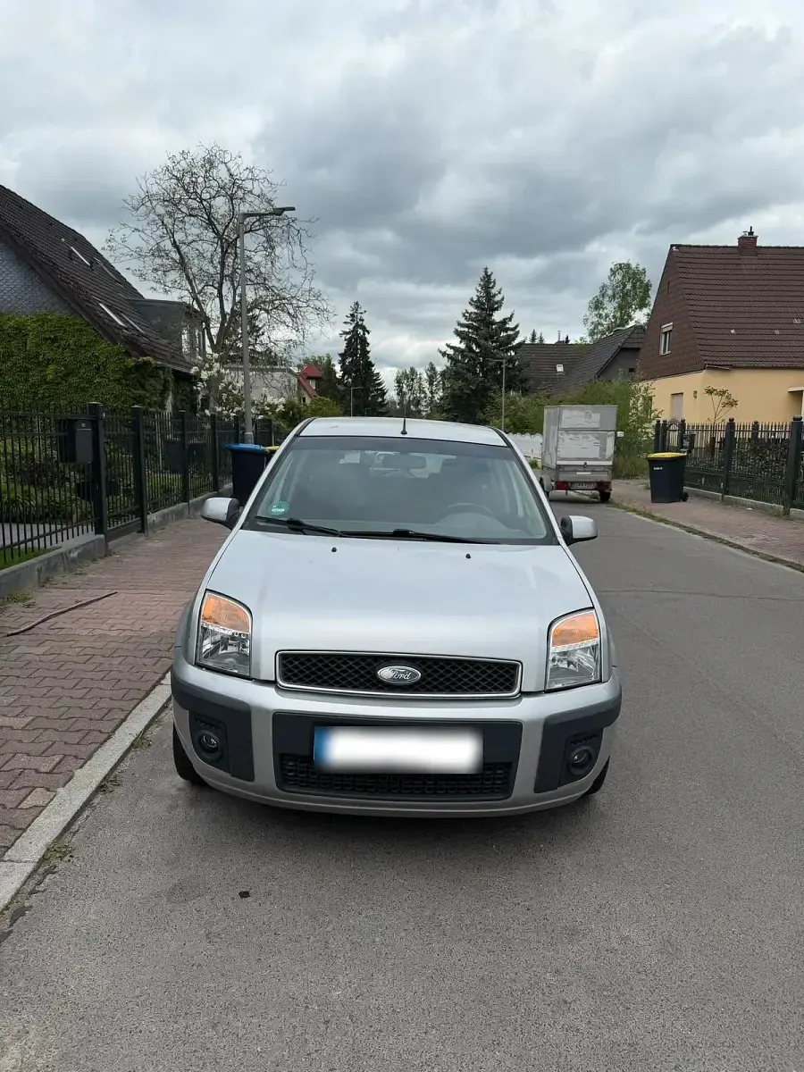 Gebraucht Ford Fusion 100 PS (73 kW) 2006 Silber Kleinwagen