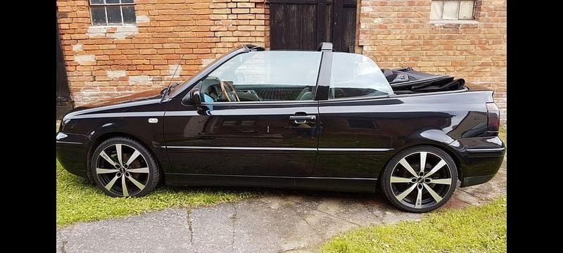 Schwarz Gebraucht 2001 VW Golf Cabriolet Comfortline Cabrio | 5.100 € (Fairer Preis) - Bild 1/3