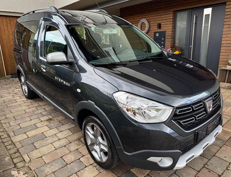 Gebraucht Dacia Dokker Stepway 131 PS (96 kW) 2020 Grau Van / Kleinbus