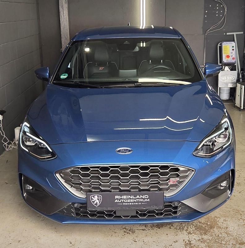 Gebraucht Ford Focus ST 280 PS (205 kW) 2020 Blau Limousine