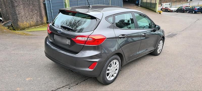 Gebraucht Ford Fiesta Trend 72 PS (52 kW) 2018 Grau Kleinwagen