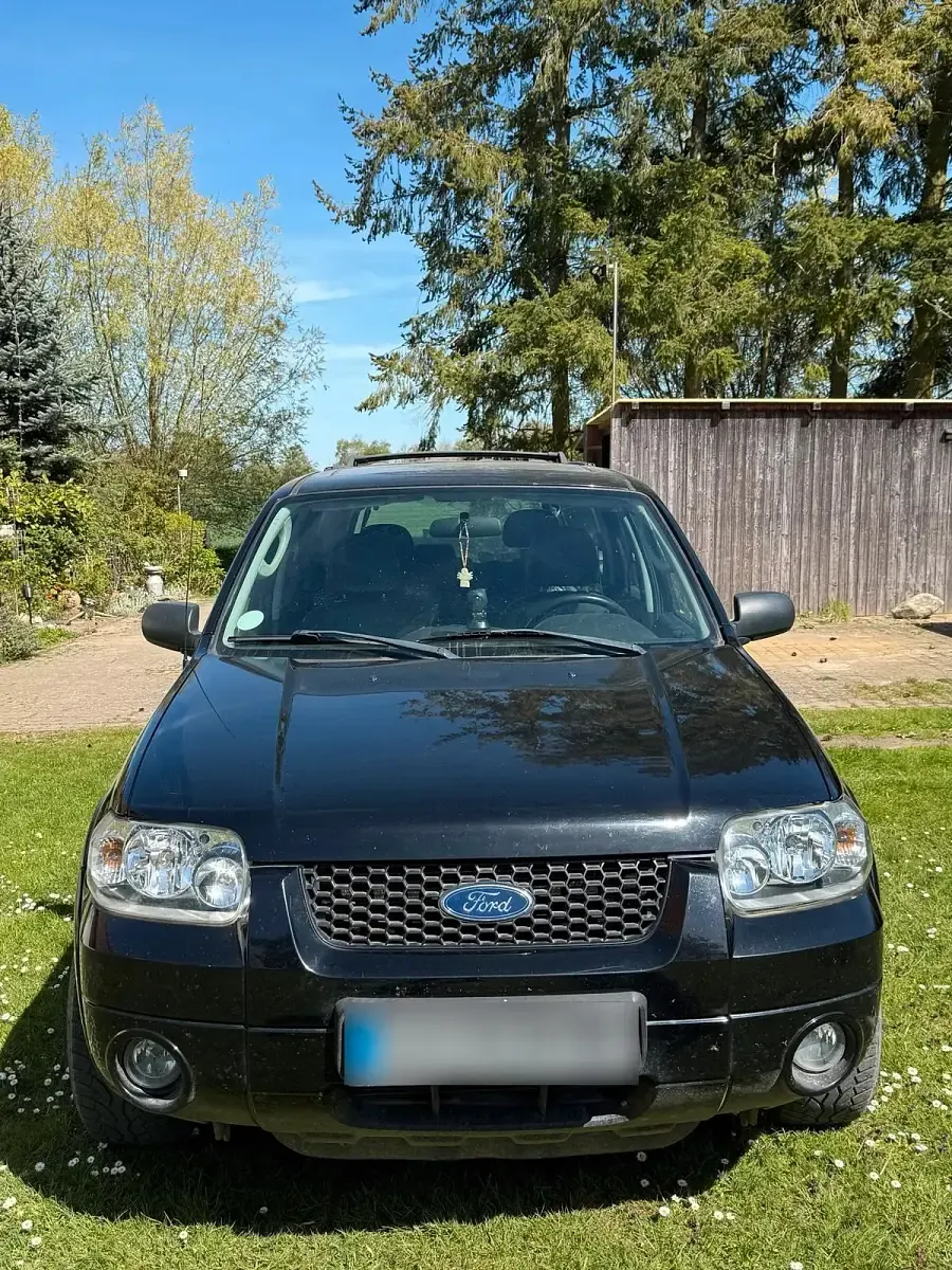 Second-hand Ford Maverick 200 CP (147 kW) 2006 Negru SUV